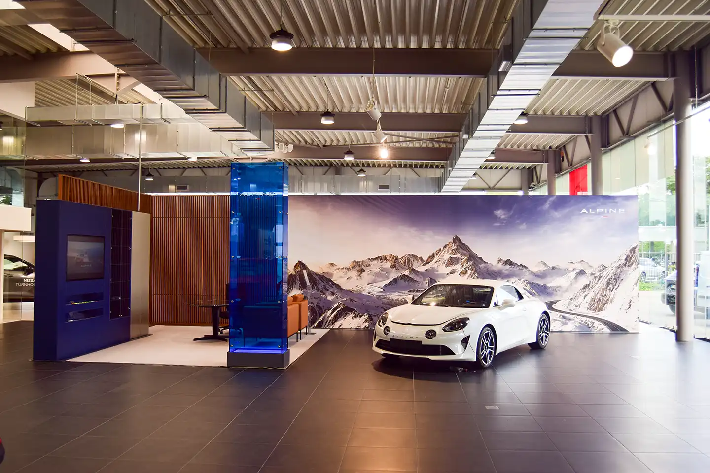 Alpine Store Turnhout Alpine Store Turnhout showroom 1