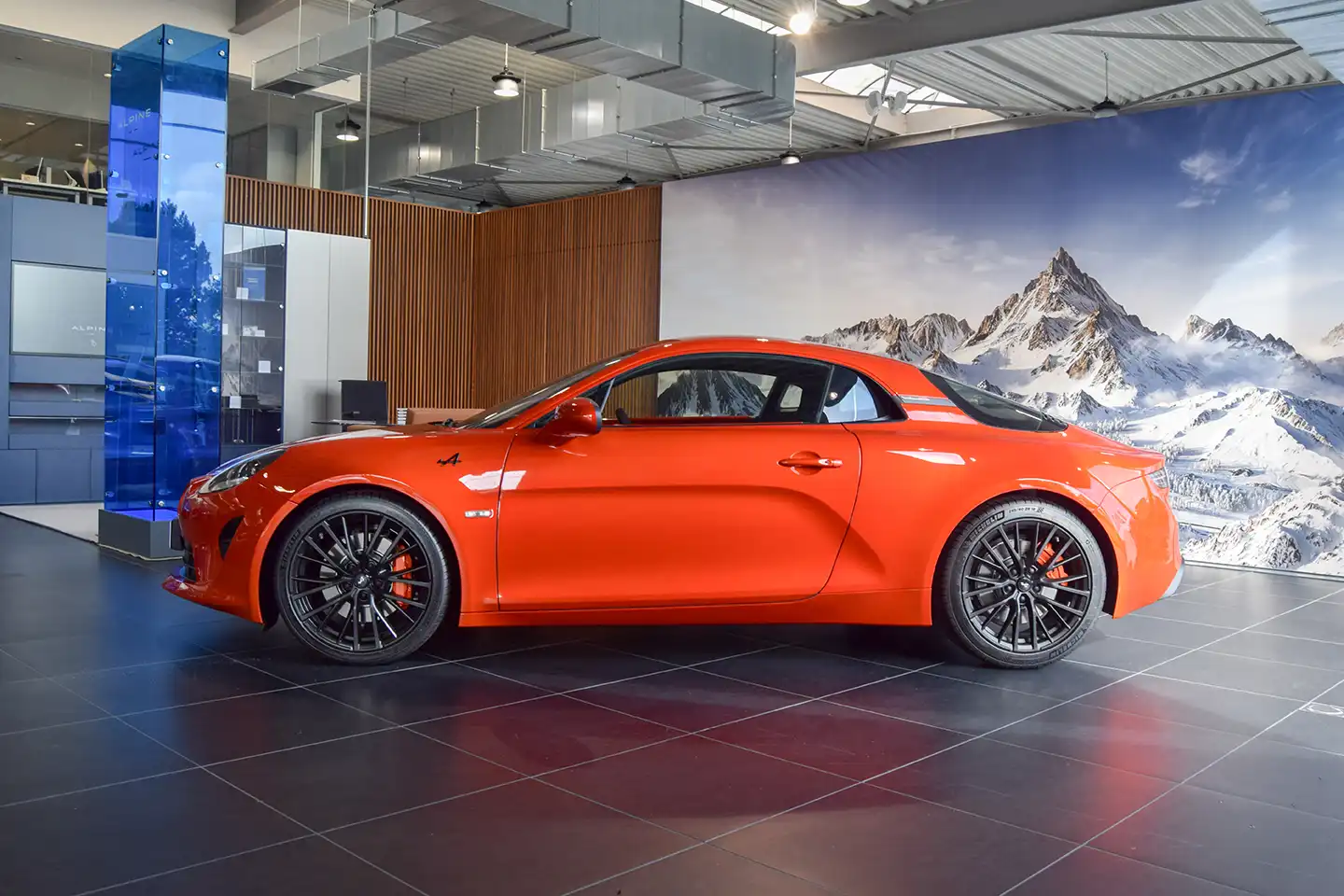 Alpine Store Turnhout Alpine Store Turnhout showroom 2