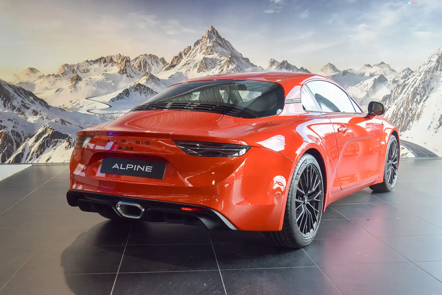 Alpine Store Turnhout Alpine Store Turnhout showroom 3