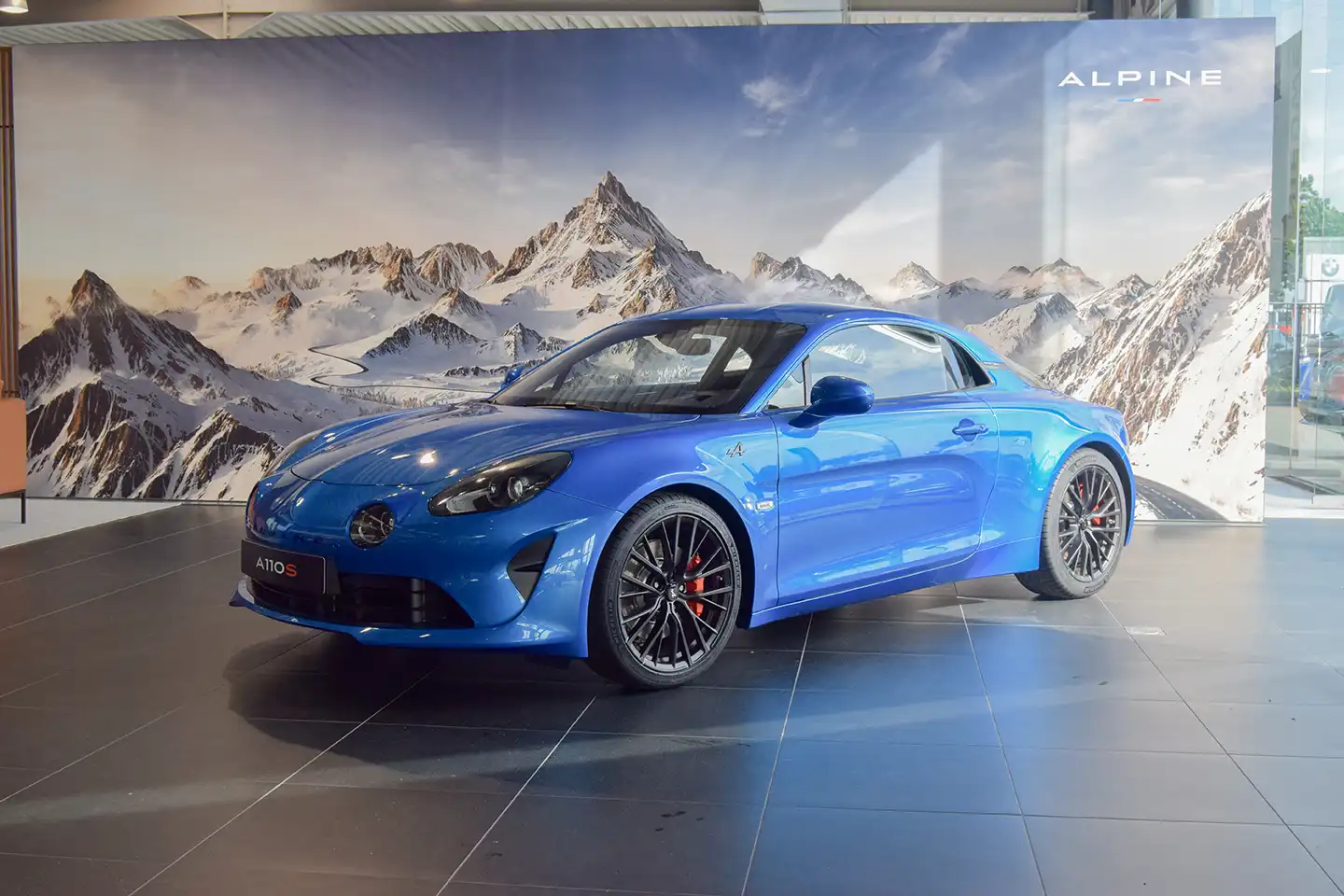 Alpine Store Turnhout Alpine Store Turnhout showroom 4