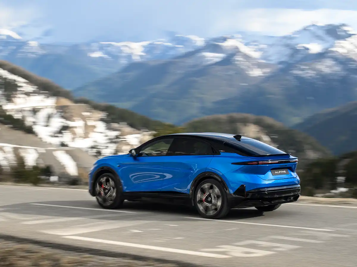 Alpine A390